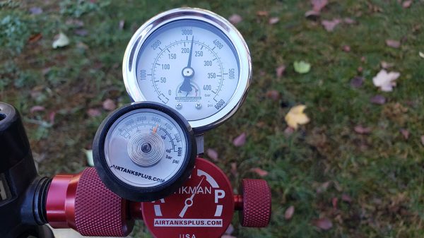 Quick Connect Pressure gauge checking pressure